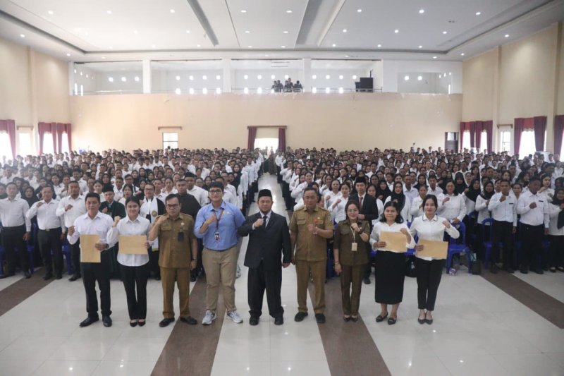 Penyerahan Surat Keputusan Pengangkatan PPPK di Lingkungan Pemerintah Kabupaten Katingan