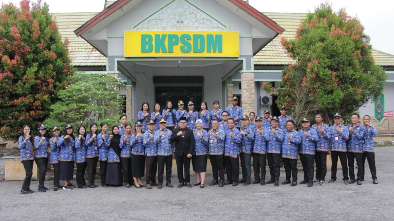 Foto bersama ASN BKPSDM Kabupaten Katingan